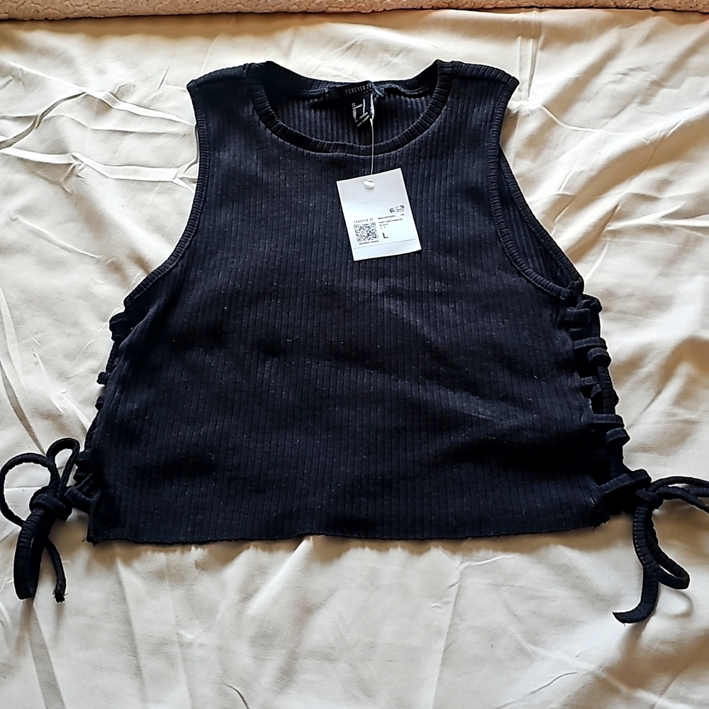 SELLING THIS CROP TOP BLOUSE(L)